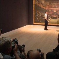 Le « Parlement des singes » de Banksy, l’œuvre de street art adjugée pour 11 millions d’euros